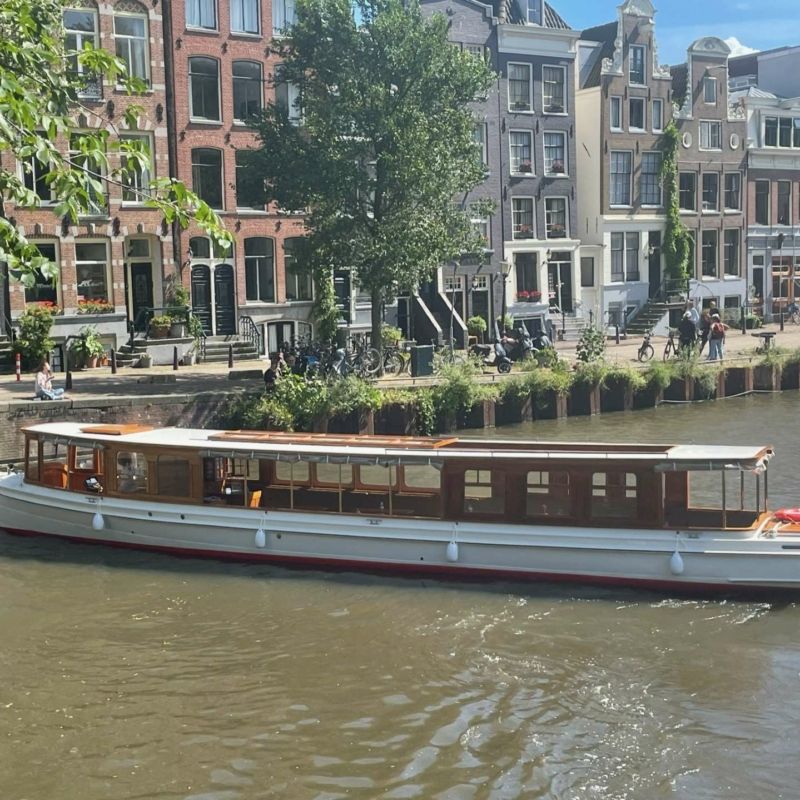 Flagship Swaen